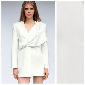 NWT. Zara Limited Edition White V-neck Blazer Dress. Size L.